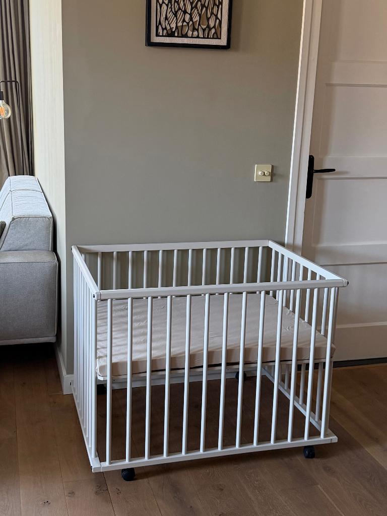 Box Europe Baby Arike II + matras en hoeslakens (ongebruikt), Kinderen en Baby's, Boxen, Ophalen, Zo goed als nieuw, Rechthoekig