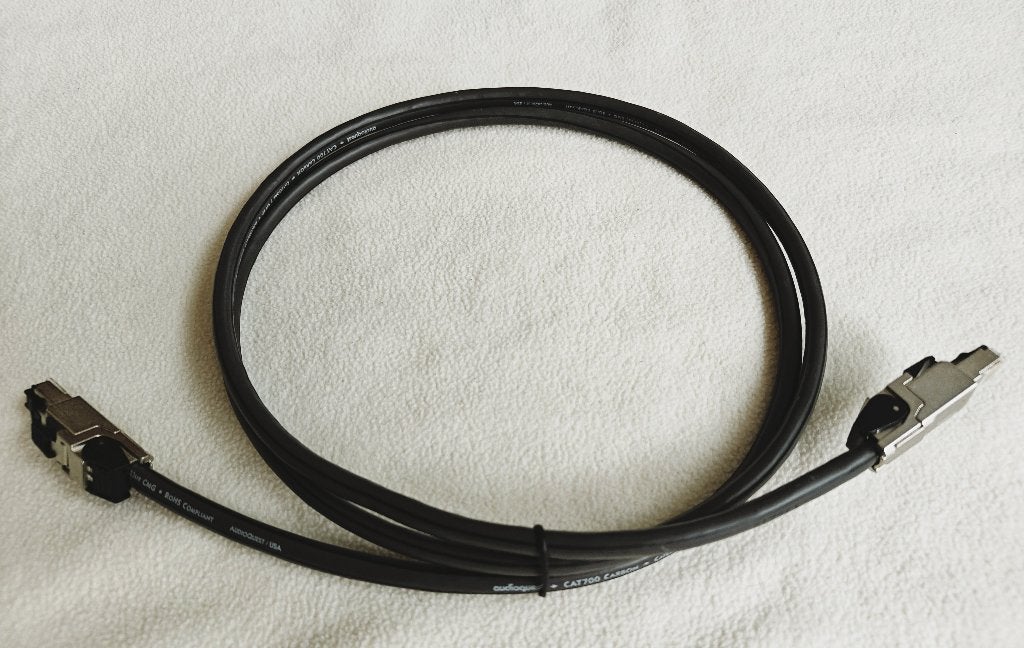 AudioQuest Carbon RJ/E Carbon Ethernet Cable - 1.5 meter, Ophalen of Verzenden, Gebruikt, Minder dan 2 meter, Overige kabels