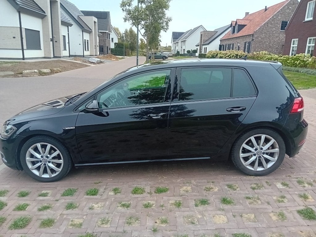 Volkswagen Golf 1.5 TSI 130pk Bluemotion 2019 Zwart, Voorwielaandrijving, 1498 cc, 4 cilinders, Zwart