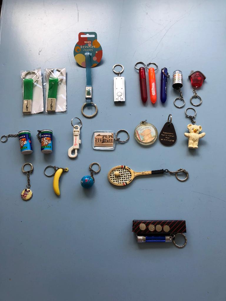 Sleutelhangers 18 st,  samen of los tk .diverse soorten, Ophalen, Zo goed als nieuw, Merk