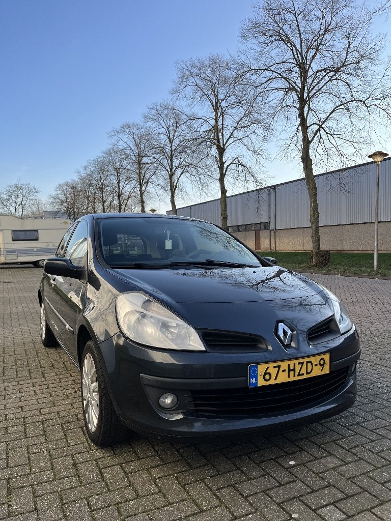 Renault Clio 1.2 Benzine 2009 | Nieuwe APK | Cruise control, Voorwielaandrijving, 535 kg, 74 pk, Zwart