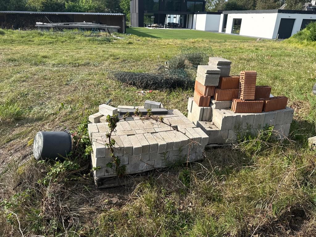 Gratis op te halen: ca. 150 betonstenen en afwijkende maten, Ophalen, Gebruikt, Beton