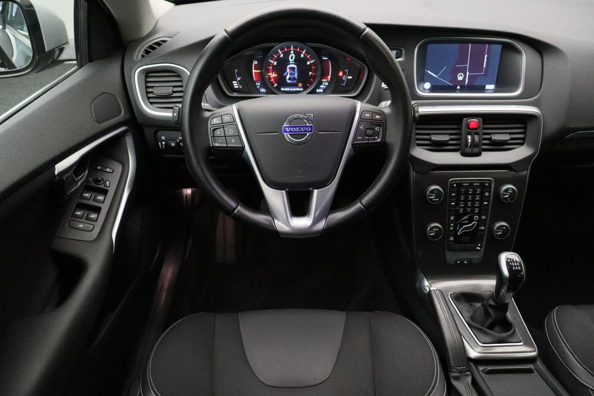Volvo V40 1.6 T2 Momentum 2014 | 1e Eigenaar | Trekhaak Afne, Voorwielaandrijving, Stof, Gebruikt, 4 cilinders