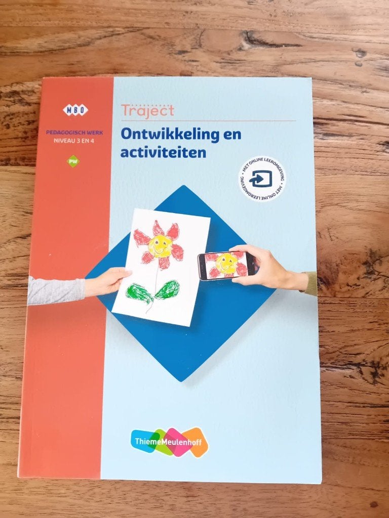 Boek voor de opleiding Helpende Zorg en Welzijn, Overige vakken, ThiemeMeulenhoff, Ophalen of Verzenden, Zo goed als nieuw
