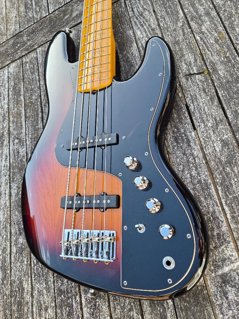 USA Fender Marcus Miller Jazz Bass V 2009 Sunburst, Ophalen, Zo goed als nieuw, Elektrisch, 5-snarig