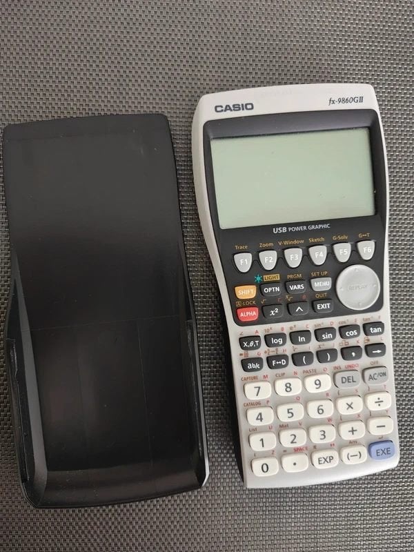 CASIO fx-9860GII wetenschappelijke rekenmachine, Verzenden, Grafische rekenmachine, Zo goed als nieuw