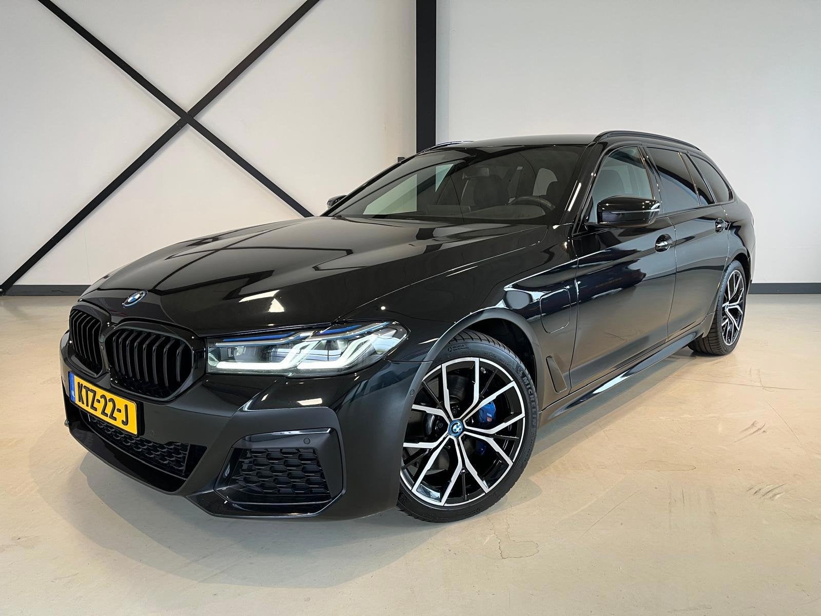 BMW 5-serie Touring 530e xDrive Business Edition Plus|Memory, Automaat, 1935 kg, Gebruikt, 4 cilinders
