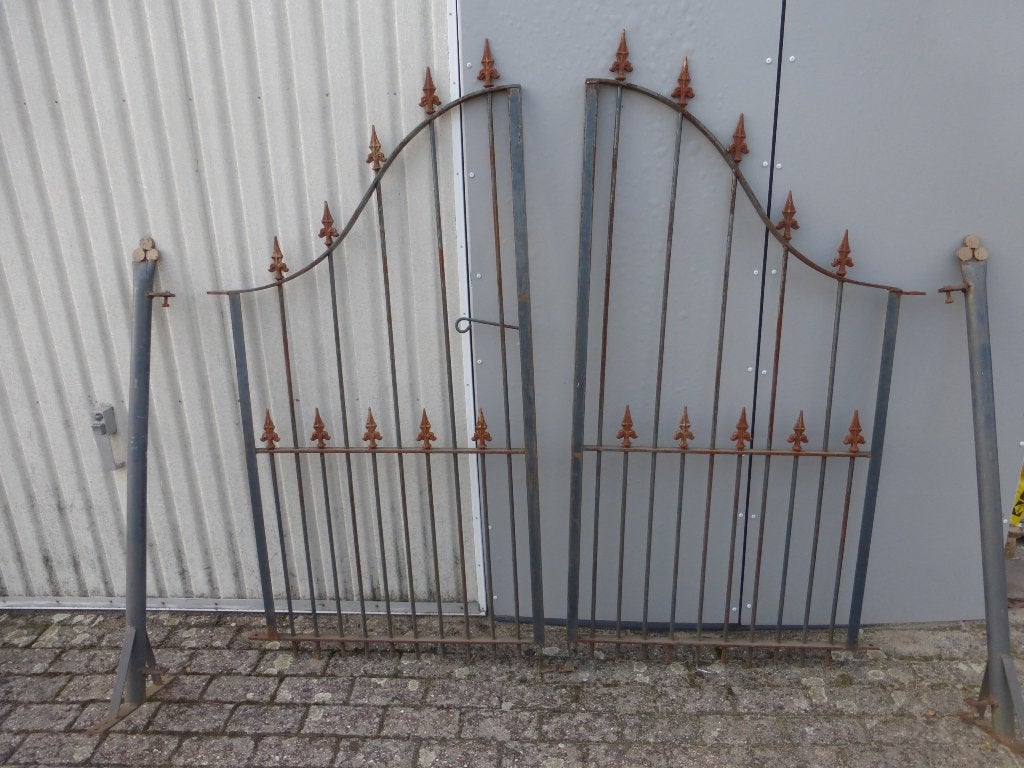 Oud Frans poort hek | Staal | Breedte 2m, Tuin en Terras, Ophalen, Met poort, Gebruikt, Sierhekwerk