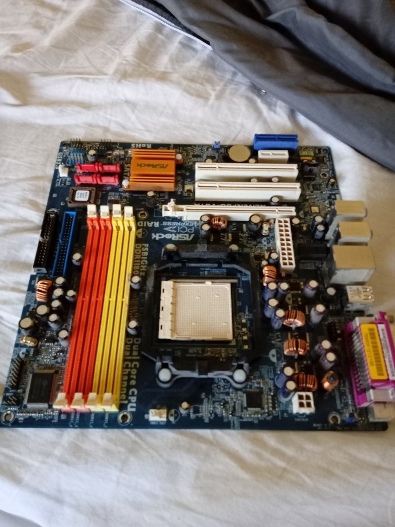 ASRock ALiveNF6G-VSTA, Computers en Software, Socket AM2+, Ophalen of Verzenden, Zo goed als nieuw, AMD