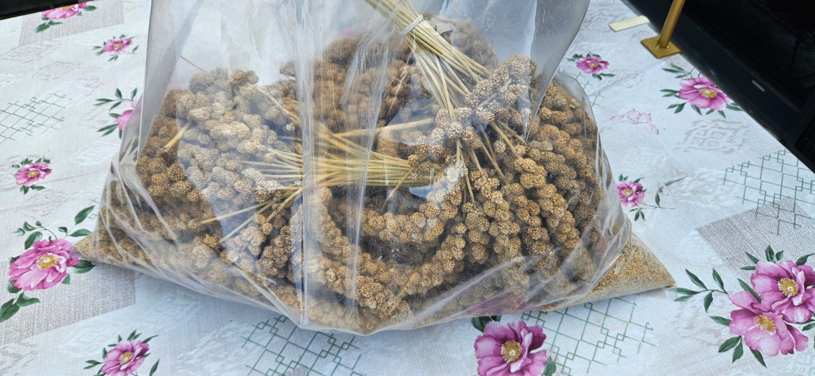 Trosgierst +- 2 kilo voor de vogels., Dieren en Toebehoren, Ophalen of Verzenden