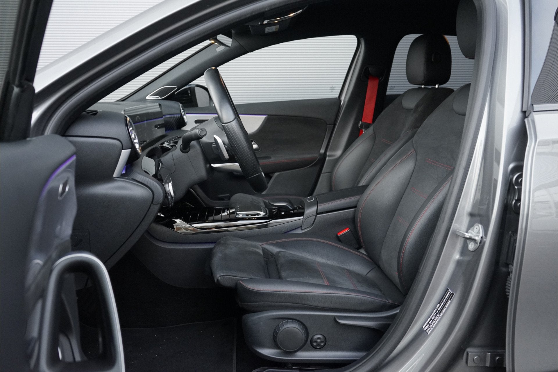 Mercedes-Benz A-Klasse AMG 35 4MATIC Limousine Night Burmest, 12 maanden, 4 cilinders, Bedrijf, Vierwielaandrijving