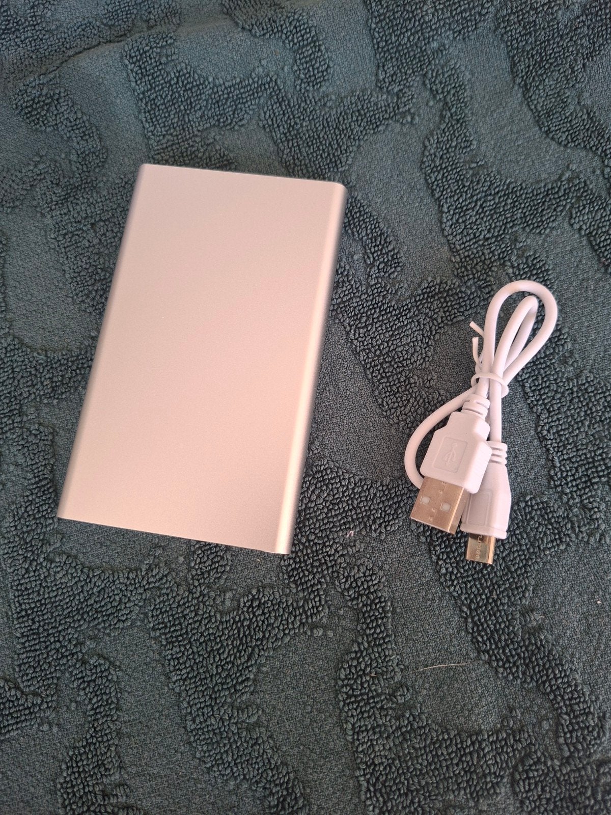 Nieuwe Powerbank 4000 mAh met USB-C kabel, Ophalen of Verzenden, Nieuw