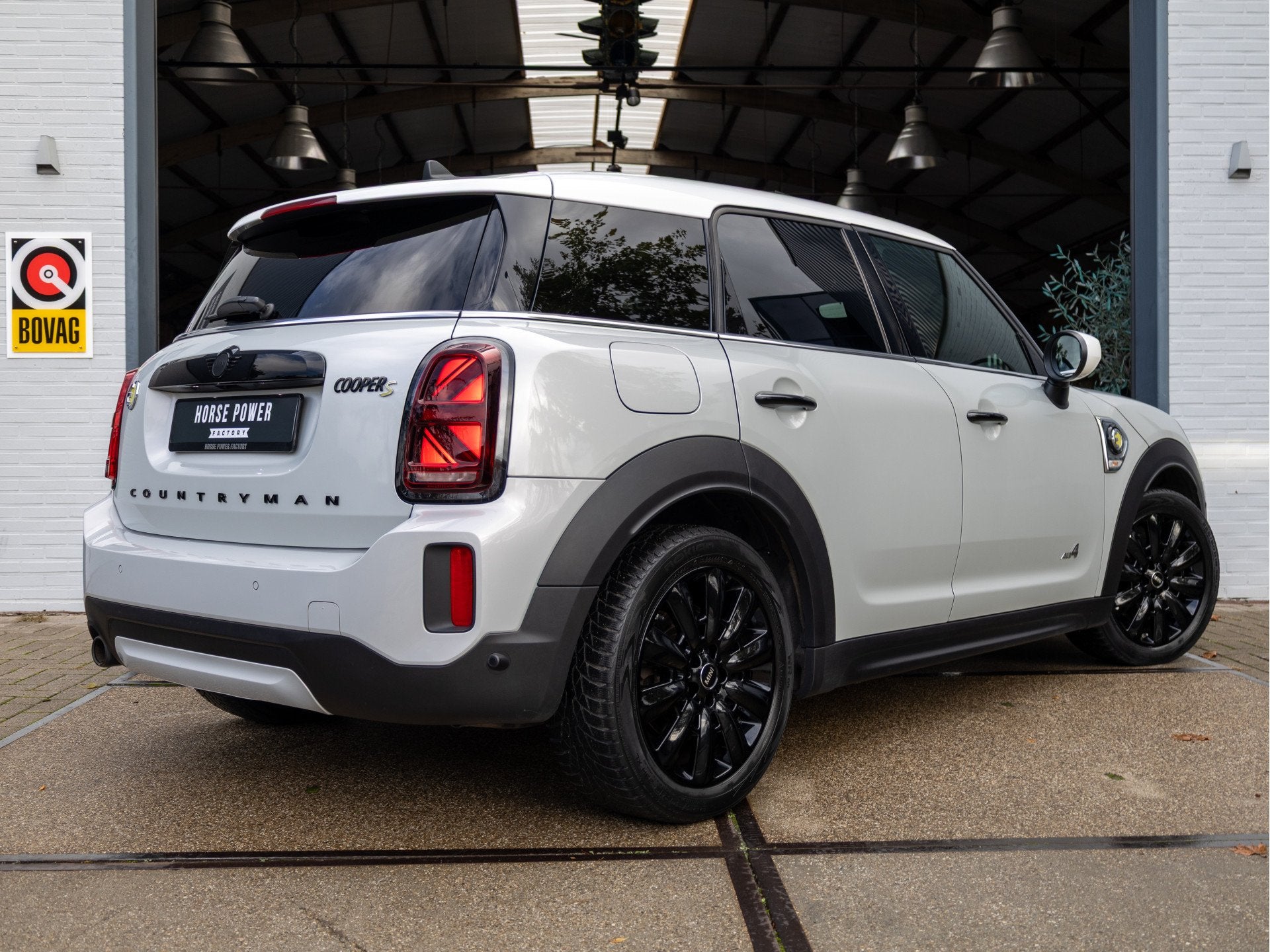 MINI Countryman 1.5 Cooper S E ALL4 *Pano | Leder | Stuur- &, Auto's, Automaat, Dealer onderhouden, Gebruikt, Countryman