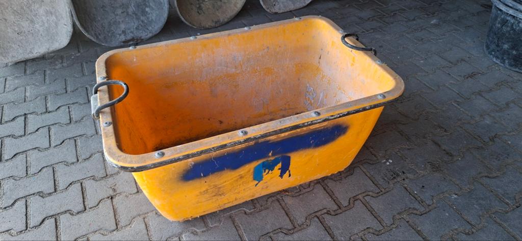 Kunstof kraanbakken 200 liter 8 stuks, Ophalen, Zo goed als nieuw
