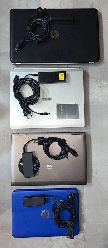 4x Laptop met defect, Computers en Software, Windows Laptops, Gebruikt, 17 inch of meer, HDD, Onbekend, Qwerty, Ophalen of Verzenden