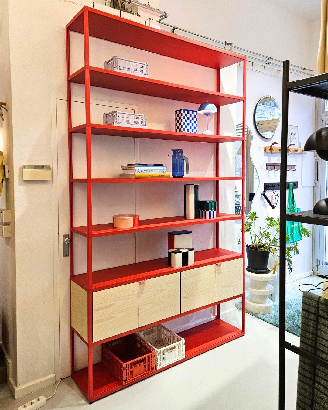 HAY New Order designkast showmodel Red/Ash h250 x l150 x d34, Huis en Inrichting, Ophalen, Hay@hay.com, Havnen 3, 8700 Horsens, Denemarken
