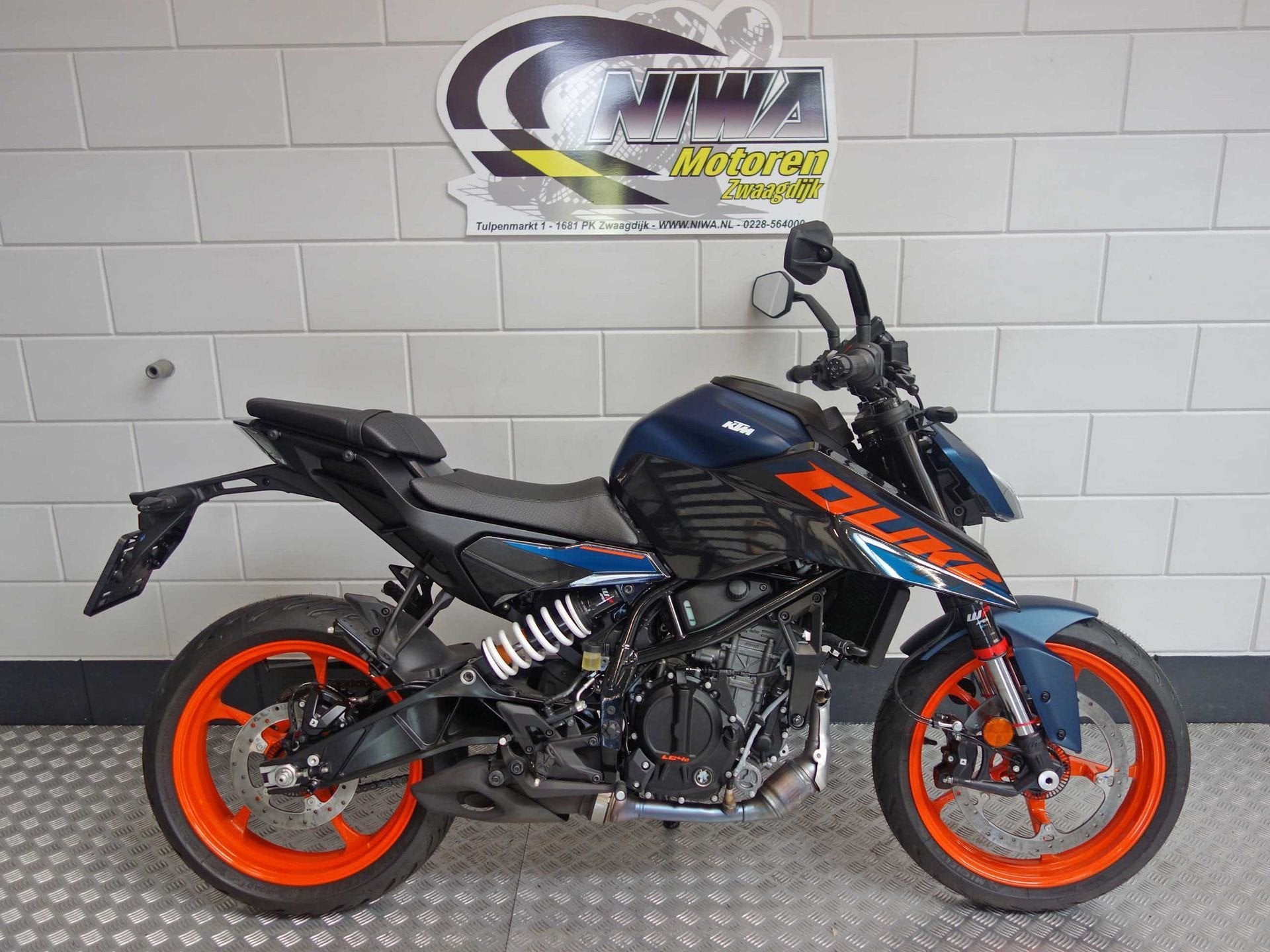 KTM 125 Duke, 125 cc, 11 kW of minder, ABS, Naked bike