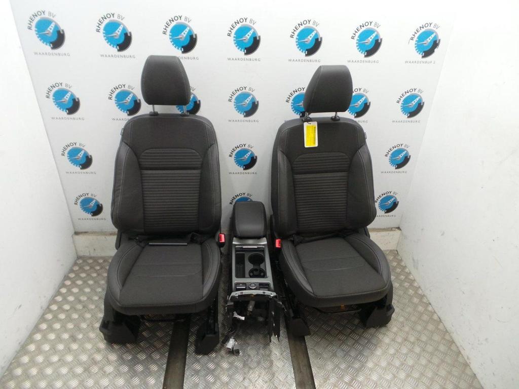 FORD KUGA INTERIEUR COMPLEET 2017, Auto-onderdelen, Interieur en Bekleding, Gebruikt, ARN erkend, Stiba lid, Erkend duurzaam, Ophalen of Verzenden