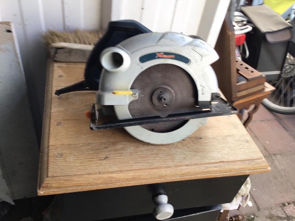 Tekoop afkortzaag is helemaal goed, Ophalen of Verzenden, Zo goed als nieuw, Afkortzaag, 30 tot 70 mm