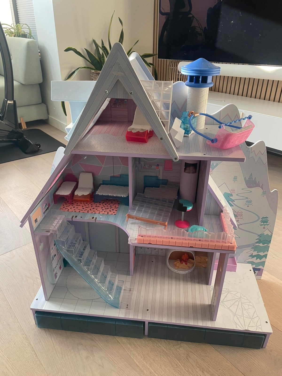 LOL Surprise Winter Disco Chalet / Poppenhuis, Ophalen, Zo goed als nieuw, Poppenhuis