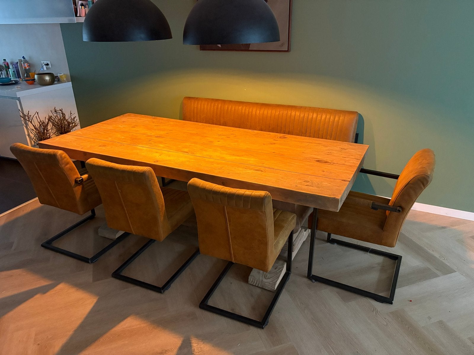 Robuuste klooster eettafel met bank en stoelen, Zo goed als nieuw, 150 tot 200 cm, Vier personen, Rechthoekig