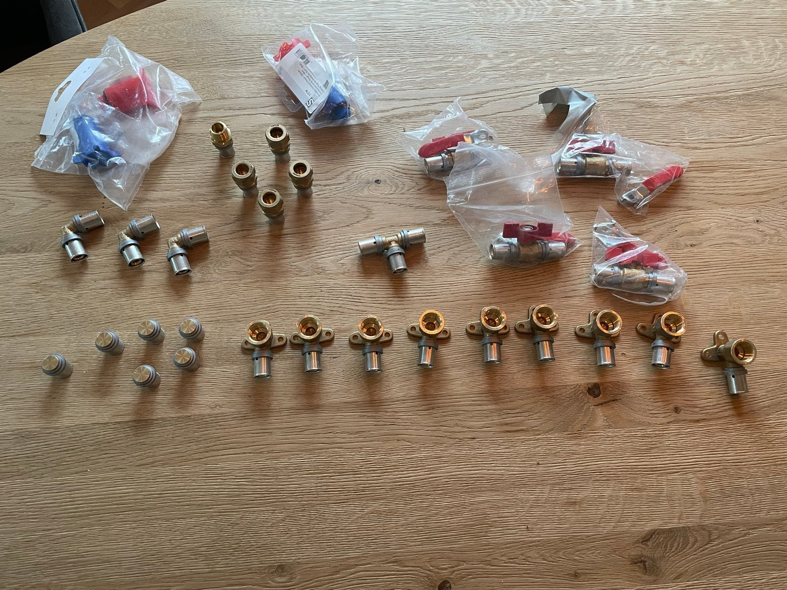 Diverse persfittingen en kogelkraan voor waterleidingen, Doe-het-zelf en Verbouw, Ophalen, Overige materialen, Minder dan 20 mm