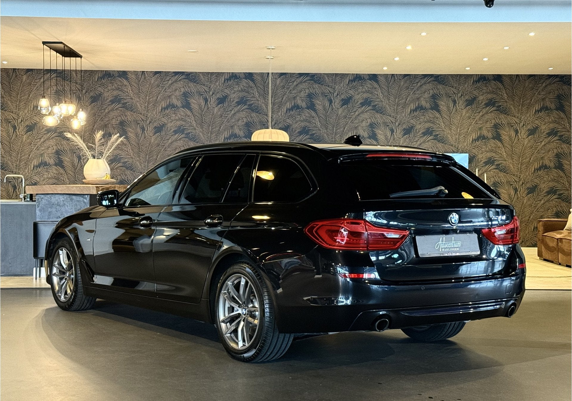 BMW 5 Serie Touring 530i High Exe I Pano I Head-Up I Camera, 1998 cc, Achterwielaandrijving, Gebruikt, Euro 6