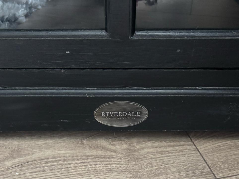Riverdale Zwarte Kast met glazen deur, Ophalen, Minder dan 50 cm, Gebruikt, 150 tot 200 cm