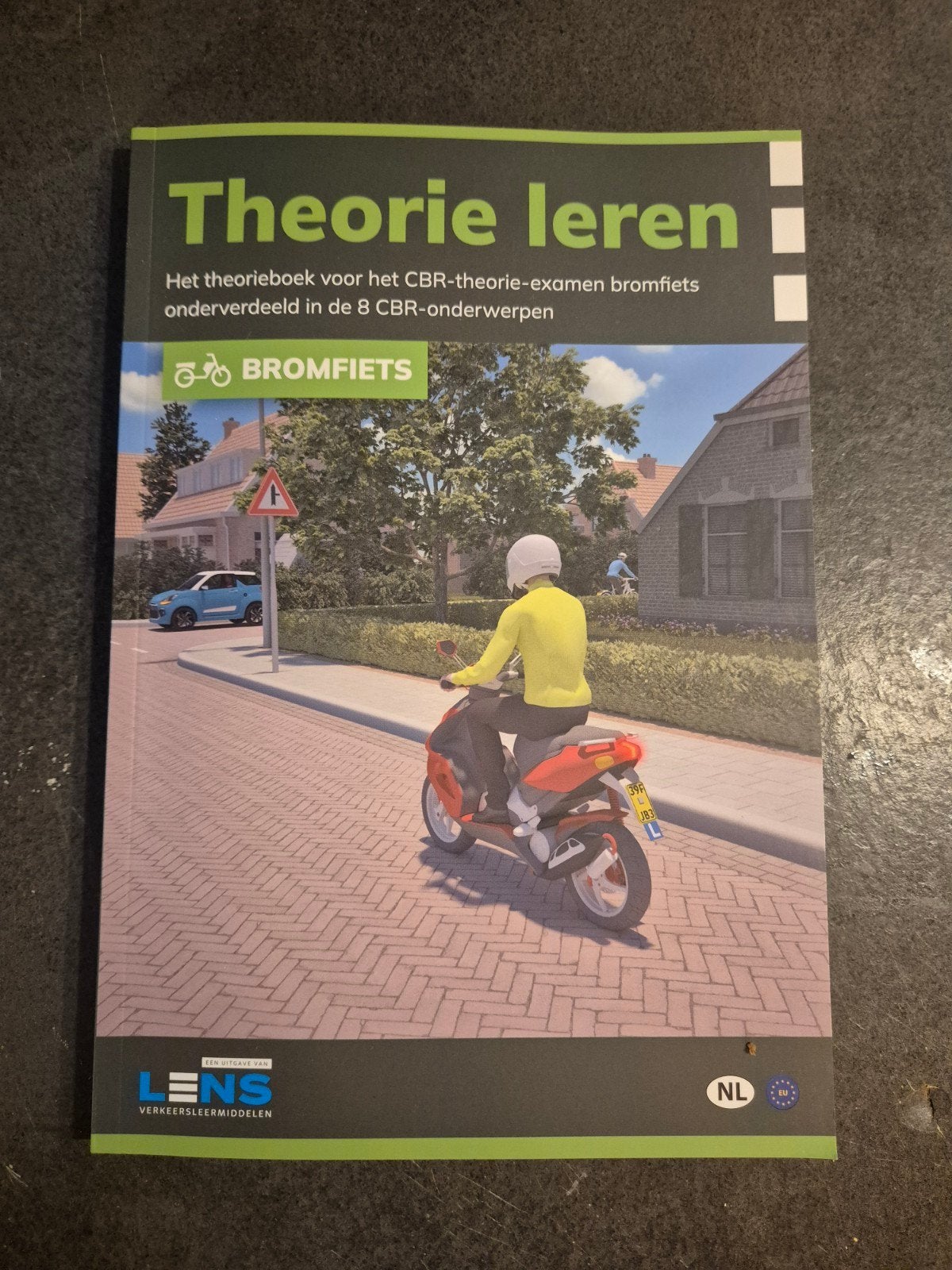 Theorie leren bromfiets - CBR theorieboek, Boeken, Ophalen of Verzenden, Zo goed als nieuw, Overige niveaus, LENS Verkeersleermiddelen