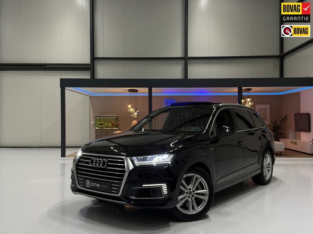 Audi Q7 e-tron Quattro 373pk | Pano | Luchtvering | HUD, Auto's, Automaat, Gebruikt, 2420 kg, Zwart