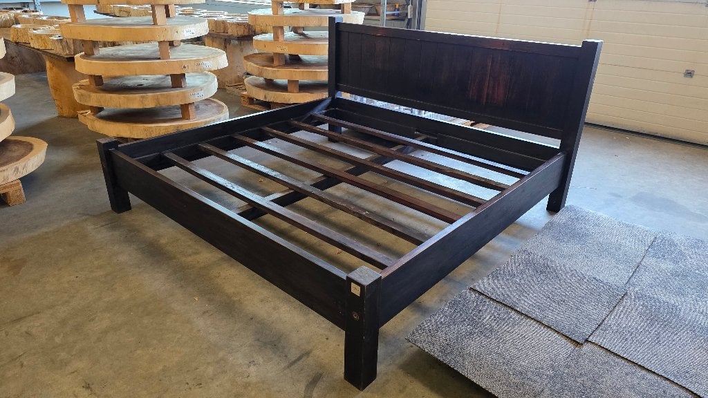 Hardhouten bed frame 200 x 200 cm, Huis en Inrichting, Slaapkamer | Bedden, Ophalen, Bruin, Tweepersoons, Zo goed als nieuw