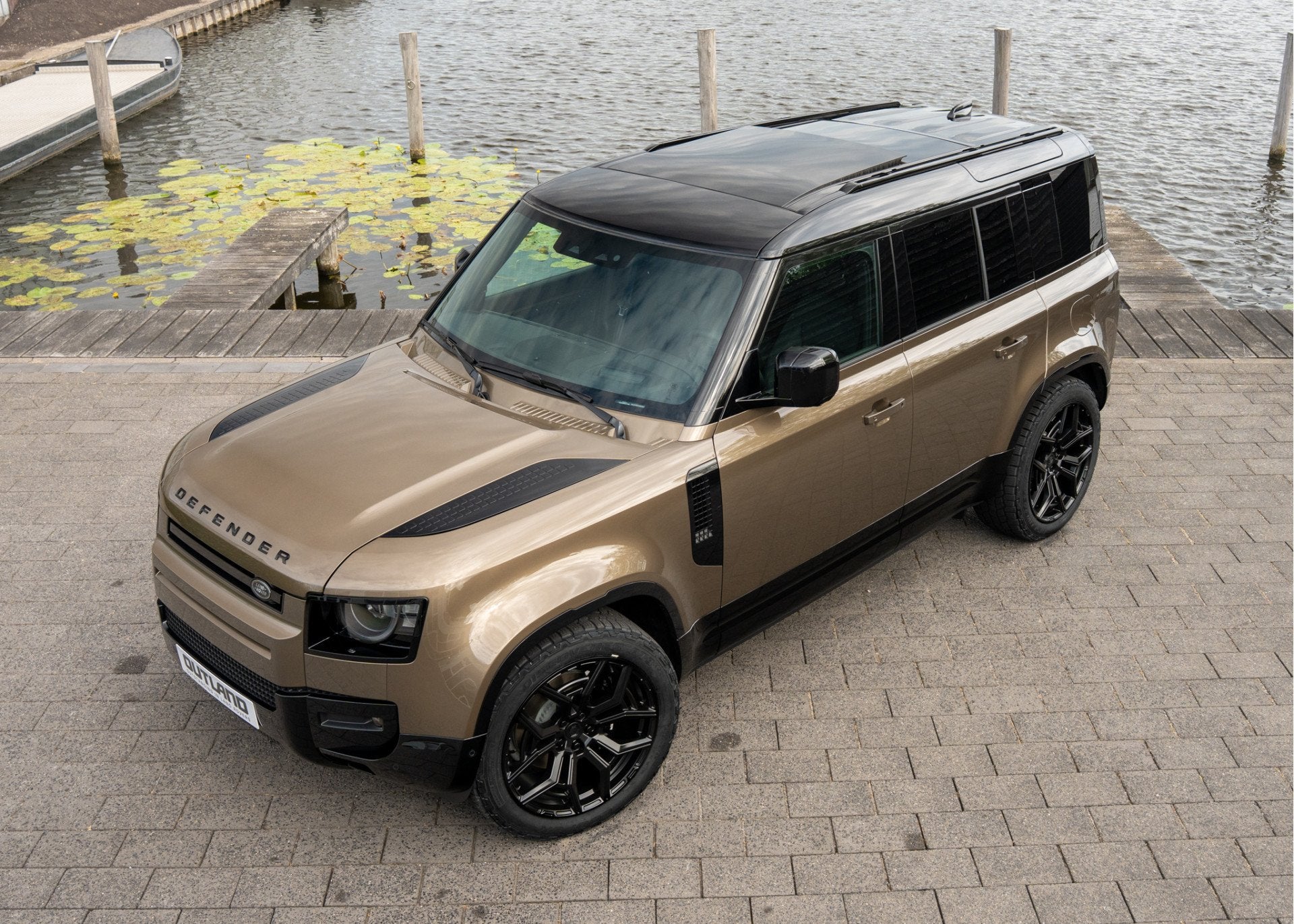 Land Rover Defender 110 P300e 110 X-Dynamic HSE | Full Optio, Auto's, Land Rover, Gebruikt, Zwart, 4 cilinders, Bruin
