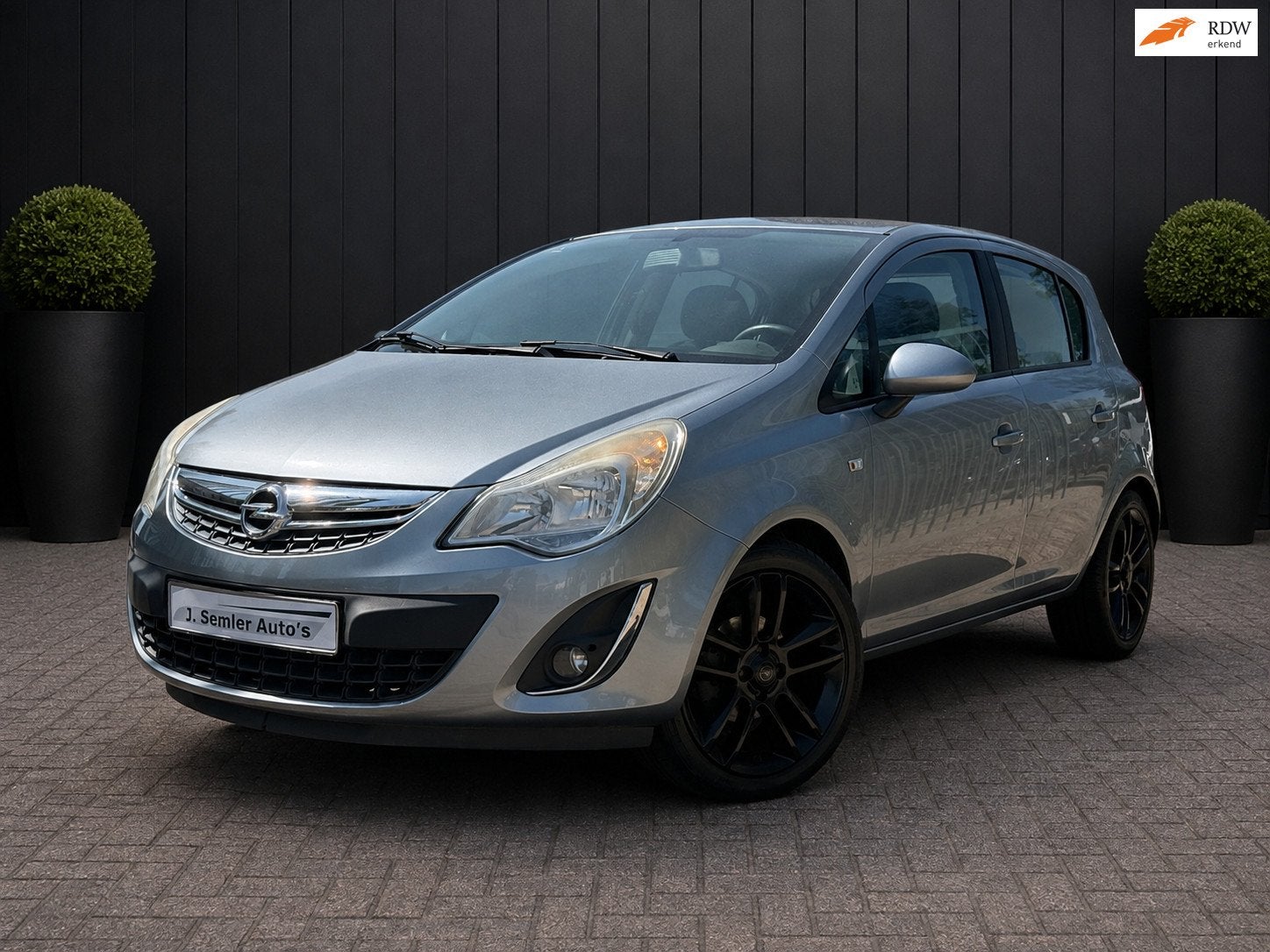 Opel Corsa 1.2-16V COLOR Edition 17INCH AIRCO CRUISE CTRL 1S, Voorwielaandrijving, 86 pk, 4 cilinders, 1229 cc