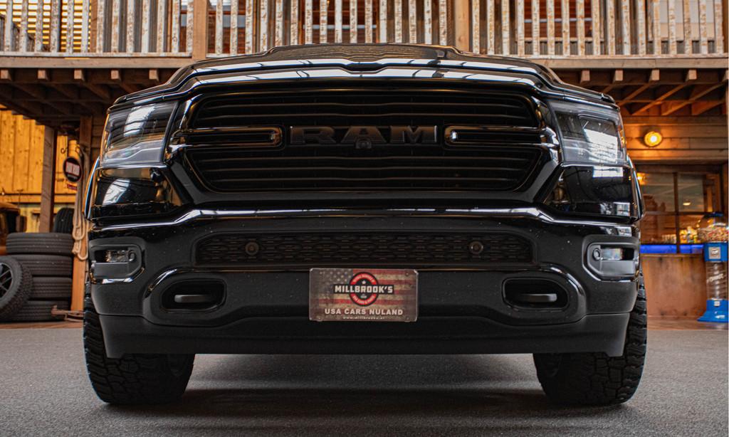 Dodge Ram 1500 5.7 V8 Laramie Night LPG, Widebody, H/K, 360,, Automaat, Gebruikt, 5654 cc, 402 pk