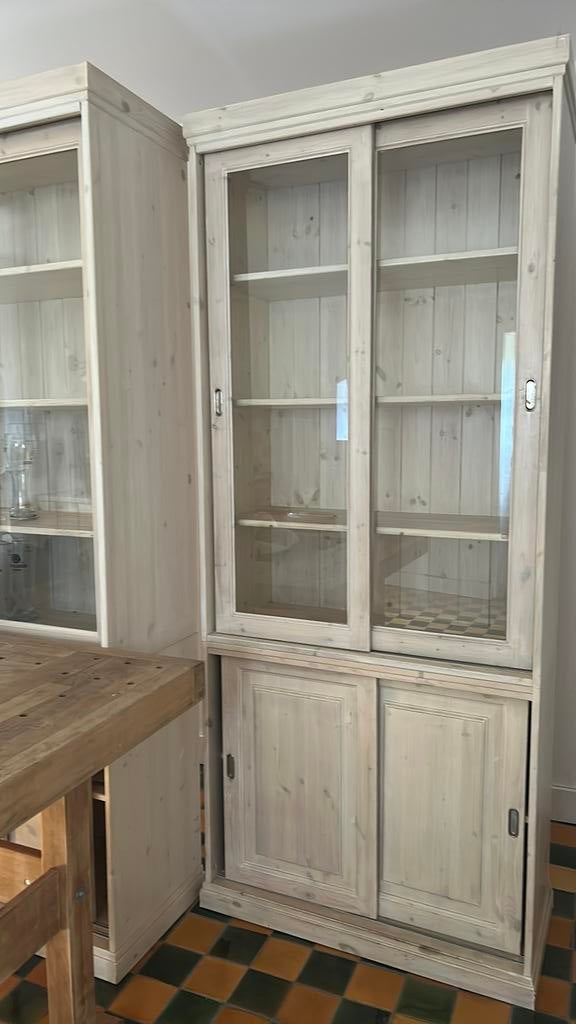 3 identieke vitrine  kasten, Met deur(en), 200 cm of meer, Zo goed als nieuw, 25 tot 50 cm