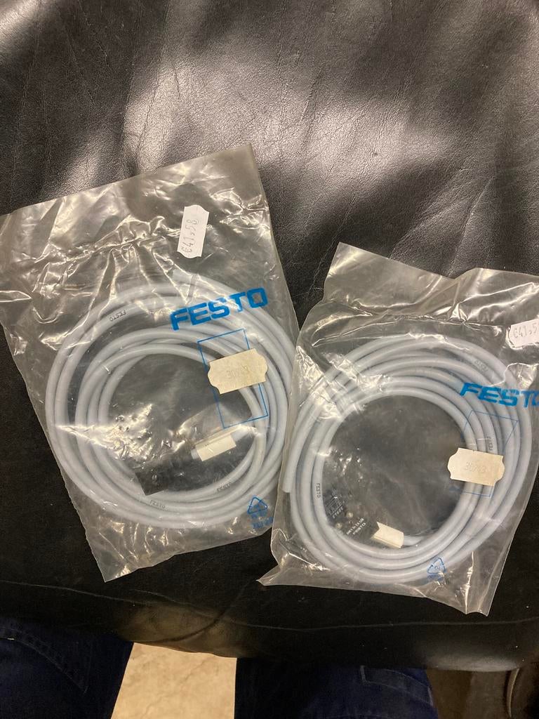 Festo KME-1-24DC-2,5-Led 30943 Connector met kabel, Ophalen of Verzenden