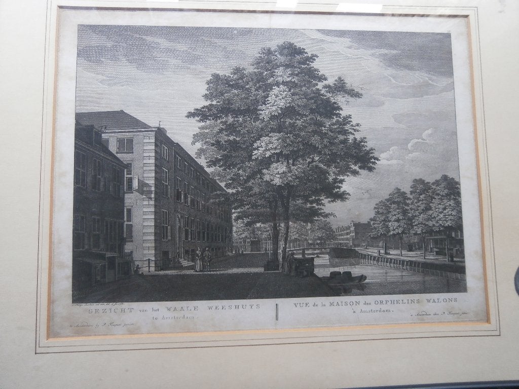 Mooie gravure van het Waalse Weshuis te Amsterdam, Ophalen, Gravure