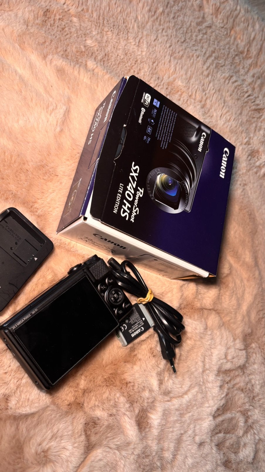 Canon SX740 HS Camera
