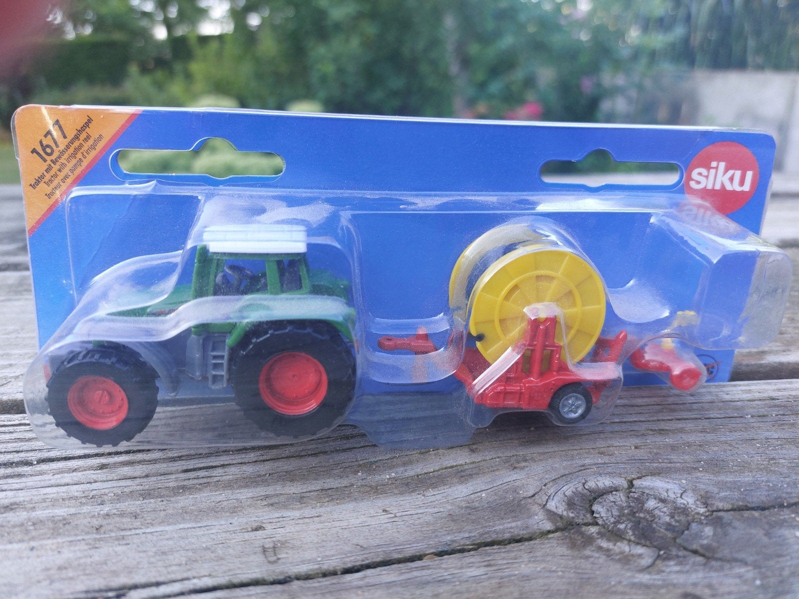 Siku 1677 Tractor met beregeningswagen - Nieuw in verpakking, Ophalen of Verzenden, Nieuw