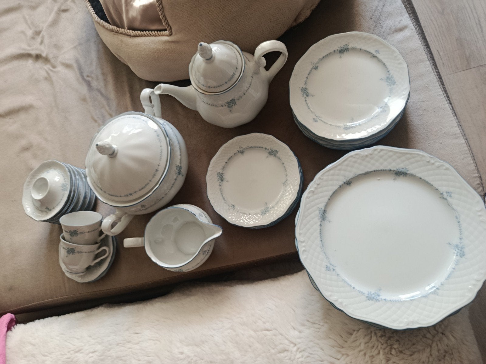 Antiek servies, Ophalen of Verzenden