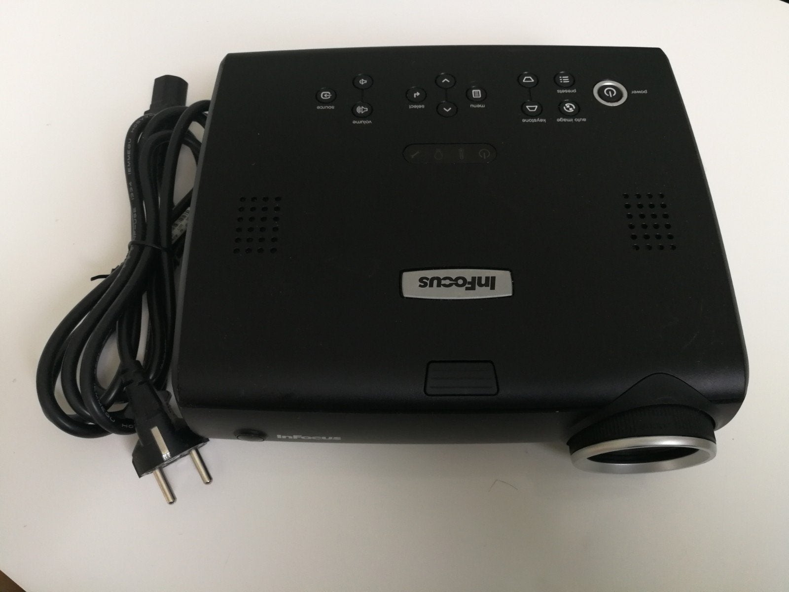 InFocus IN37 DLP Projector - Krachtige Beamer, Gebruikt, Ophalen of Verzenden, DLP, Overige resoluties
