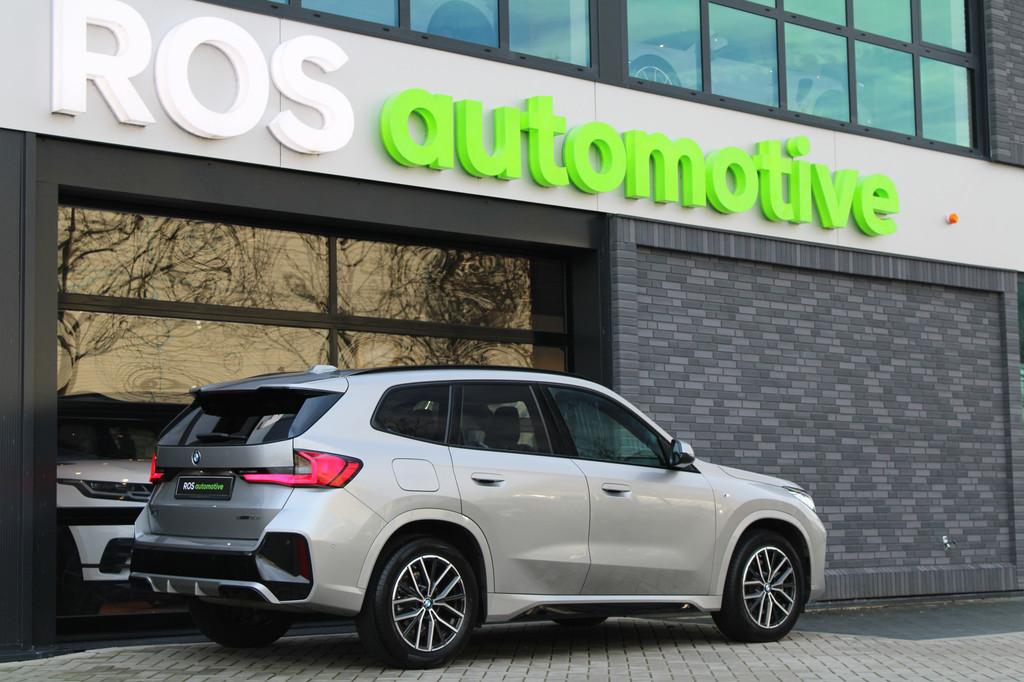 BMW X1 sDrive20i | BTW | M-SPORT | KEYLESS | HUD | 360 CAM |, 1525 kg, 156 pk, Bedrijf, 3 cilinders