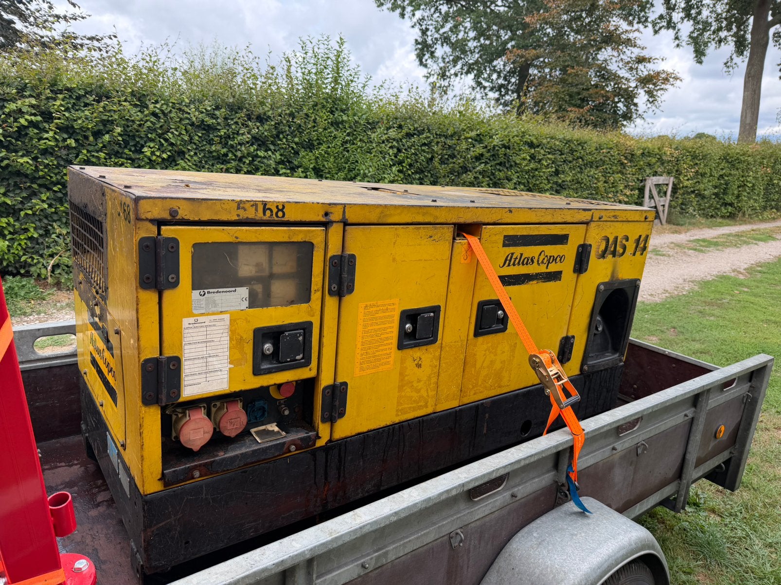 Atlas copco qas14 goedwerkende machine!, Doe-het-zelf en Verbouw, Aggregaten, Ophalen, Gebruikt, Dieselolie, Geluidgedempt