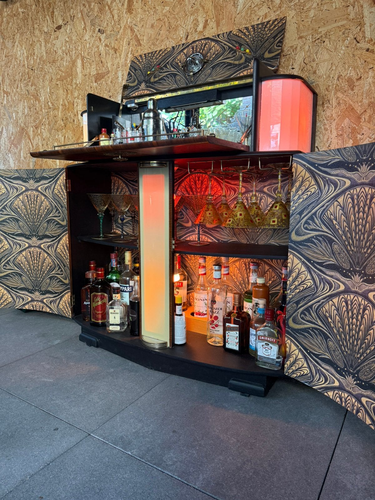 Cocktail cabinet/Bar, Ophalen, Nieuw
