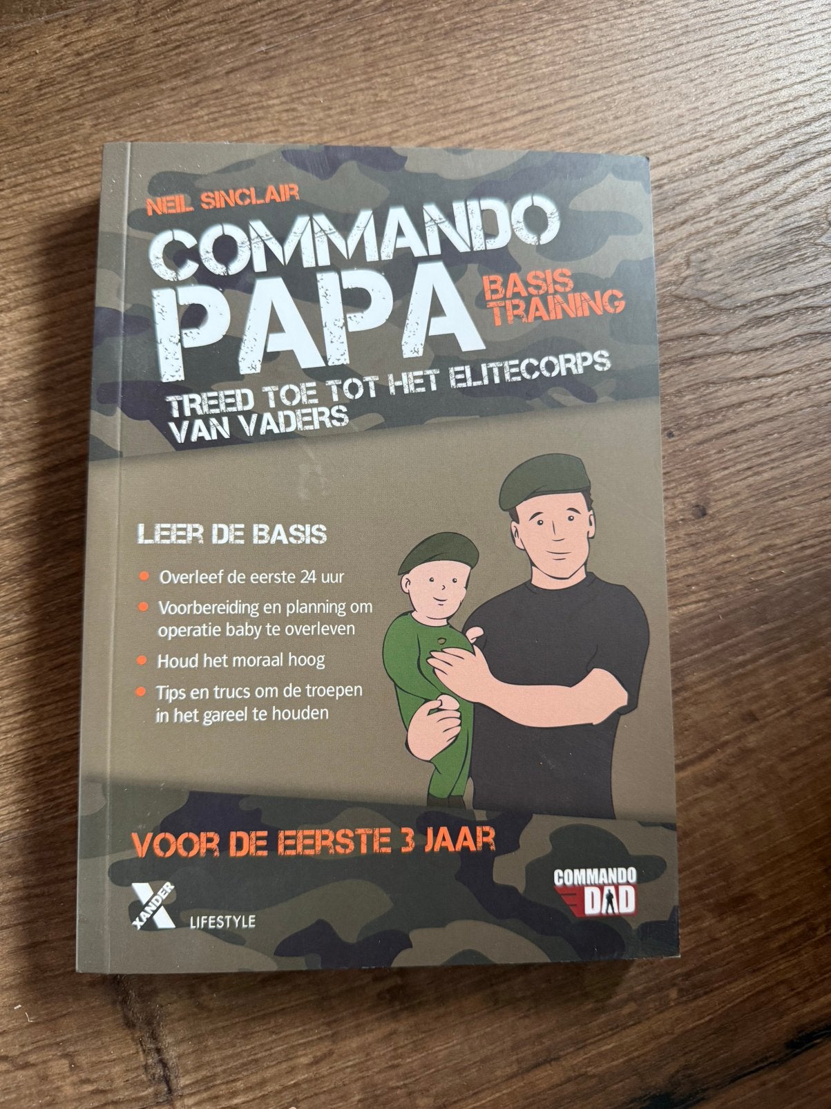 Neil Sinclair - Commando papa, Ophalen of Verzenden, Zo goed als nieuw, Neil Sinclair