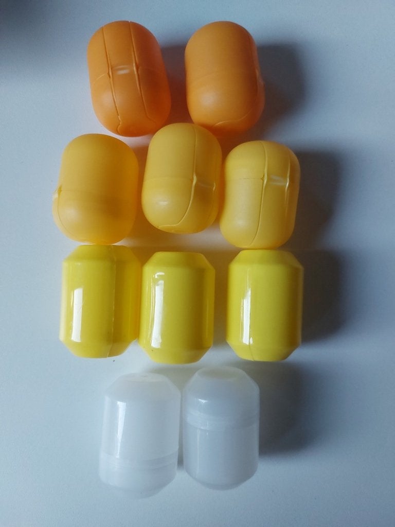 Gratis: Verrassingseieren leeg 12 stuks, Verzamelen, Ophalen of Verzenden