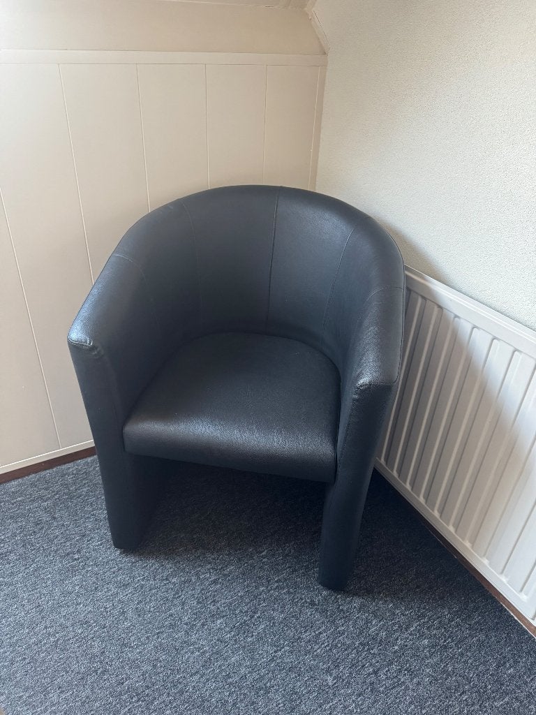 Mooi zwarte  leren fauteuil, Huis en Inrichting, Fauteuils, Ophalen, Zo goed als nieuw, 50 tot 75 cm, Leer