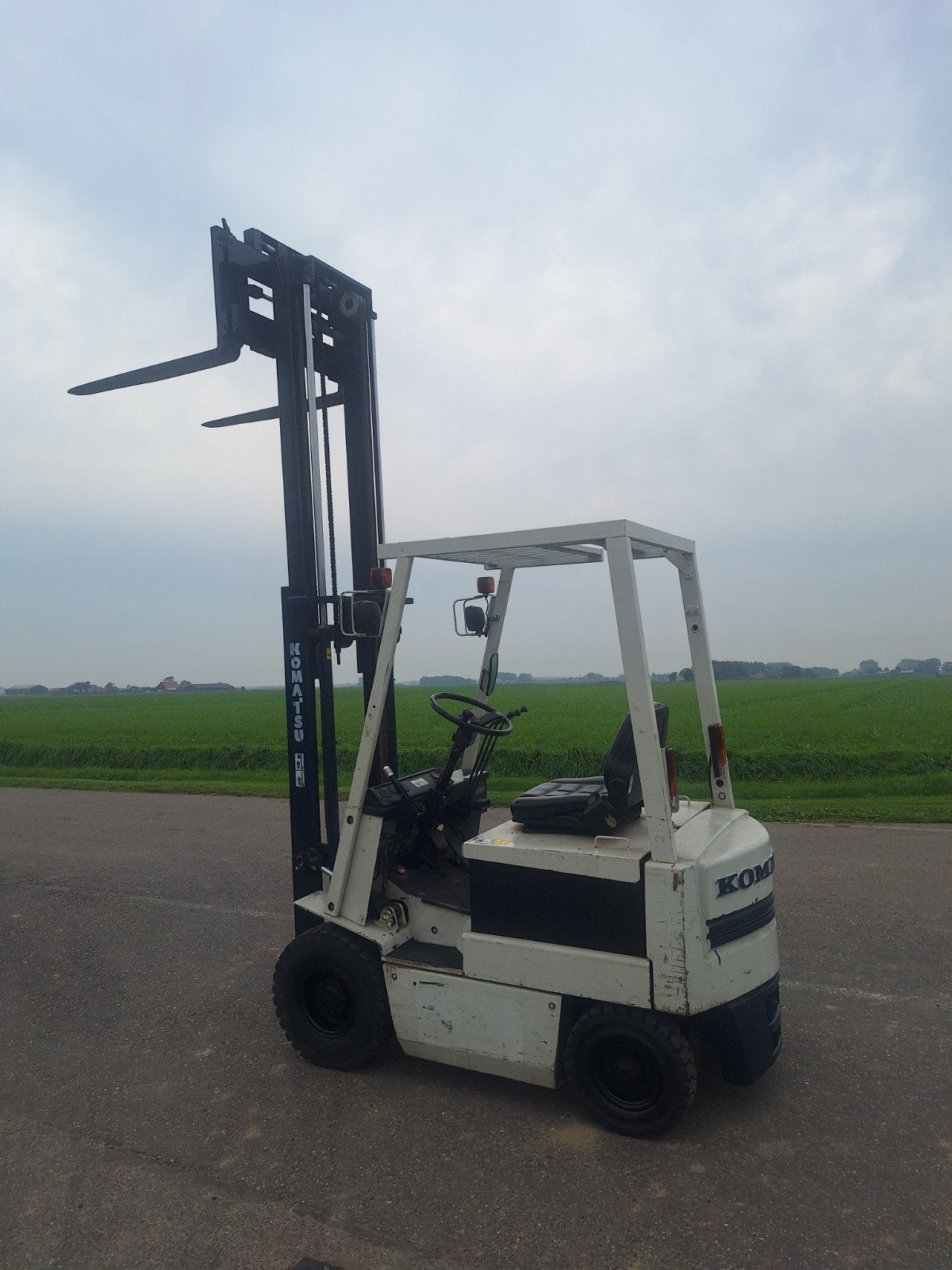 Foto 8 van heftruck komatsu FB15 met Side shift