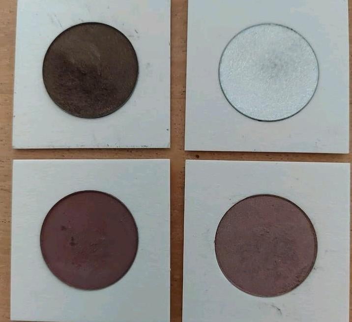 L'OYE. Snatched Pressed eye shadow 7 euro p. St., Ophalen of Verzenden, Nieuw, Ogen