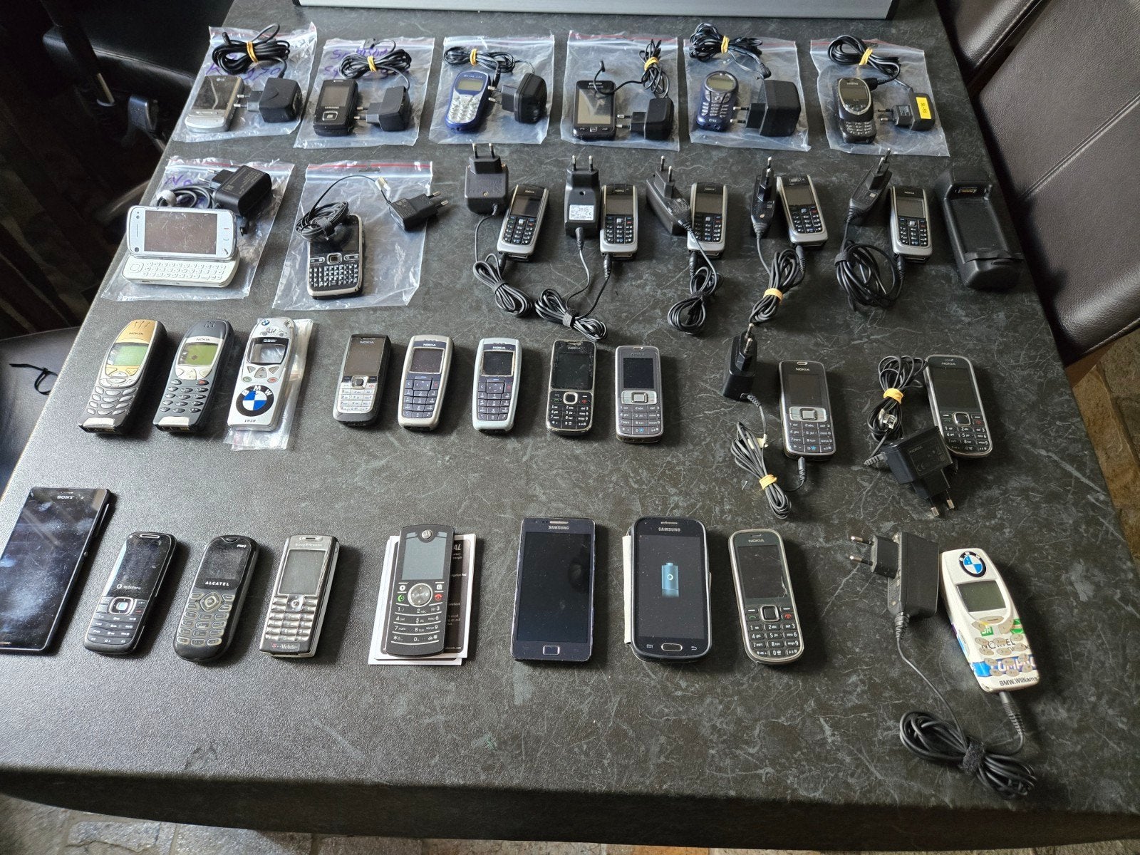 Telefoon verzameling vintage, Gebruikt, Overige kleuren, Geen camera, Fysiek toetsenbord